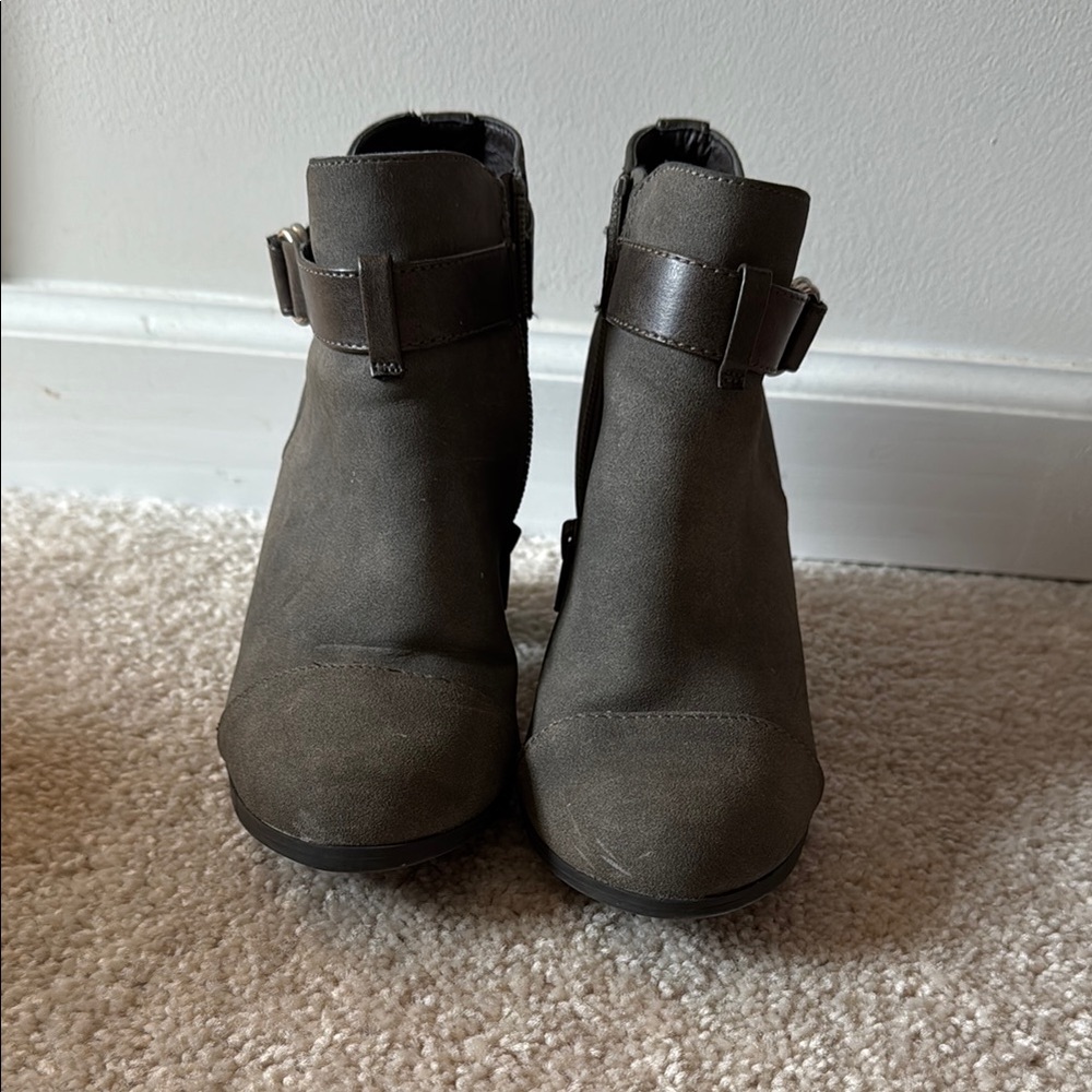 Women's Gray Ankle Boots